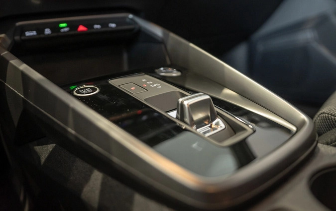 Audi A3 cena 161483 przebieg: 5, rok produkcji 2024 z Sulęcin małe 379